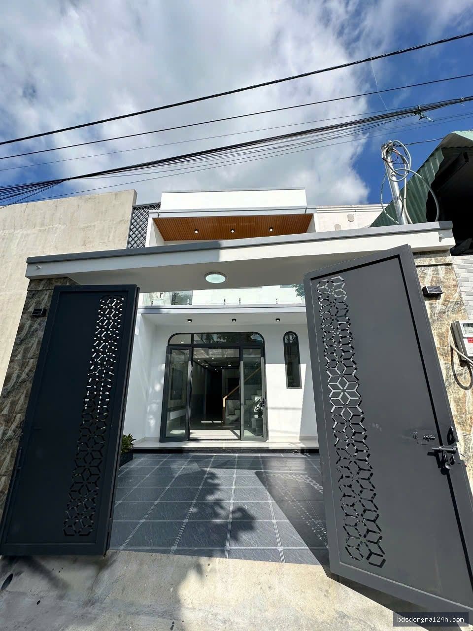 Bán nhà phố, sân ô tô, gần chợ tại Trảng Dài, Biên Hòa (100m²) - Hình ảnh 2