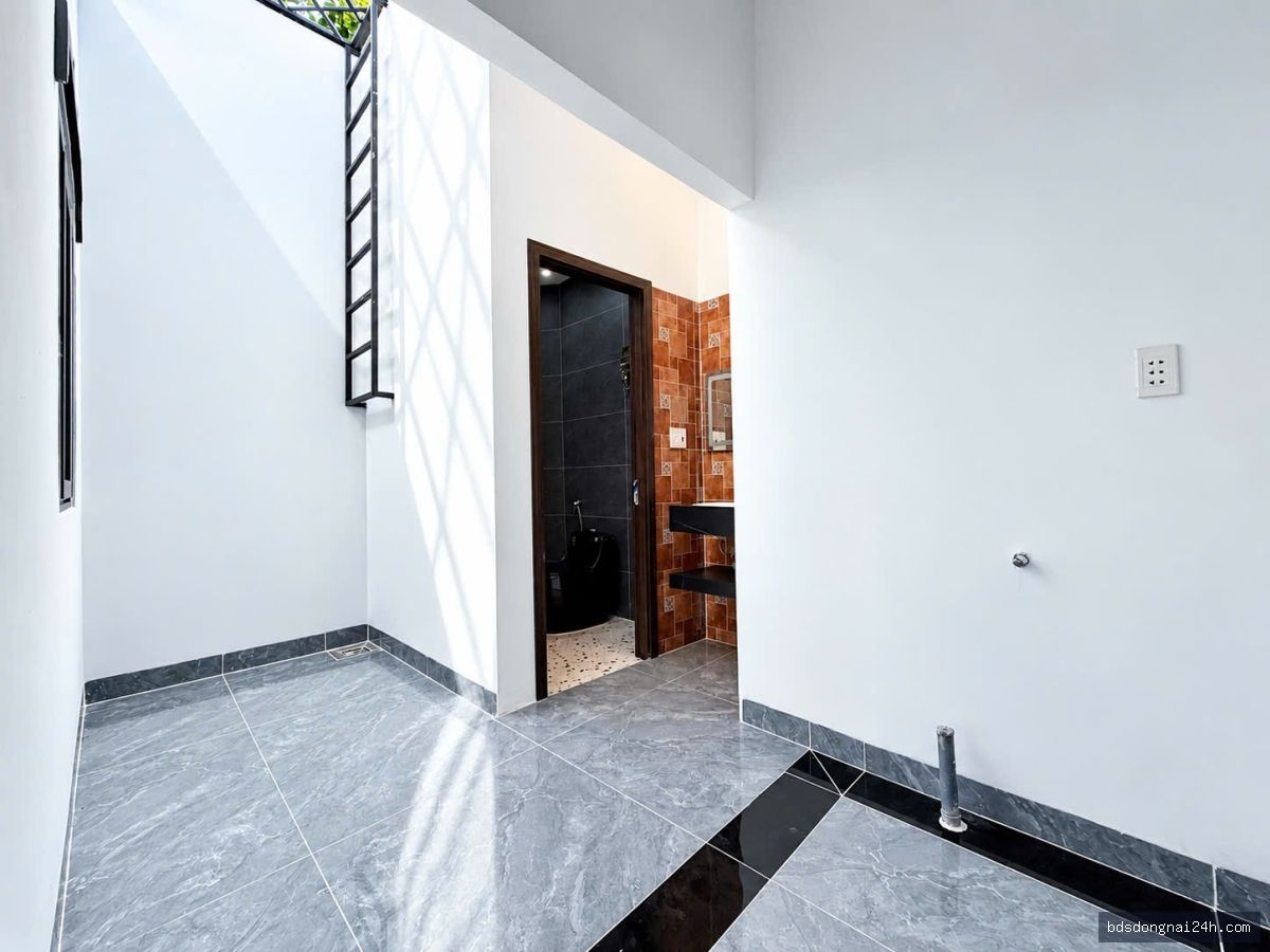 Bán nhà 1 trệt 1 lầu, gần quảng trường tại Tân Phong, Biên Hòa - Hình ảnh 12