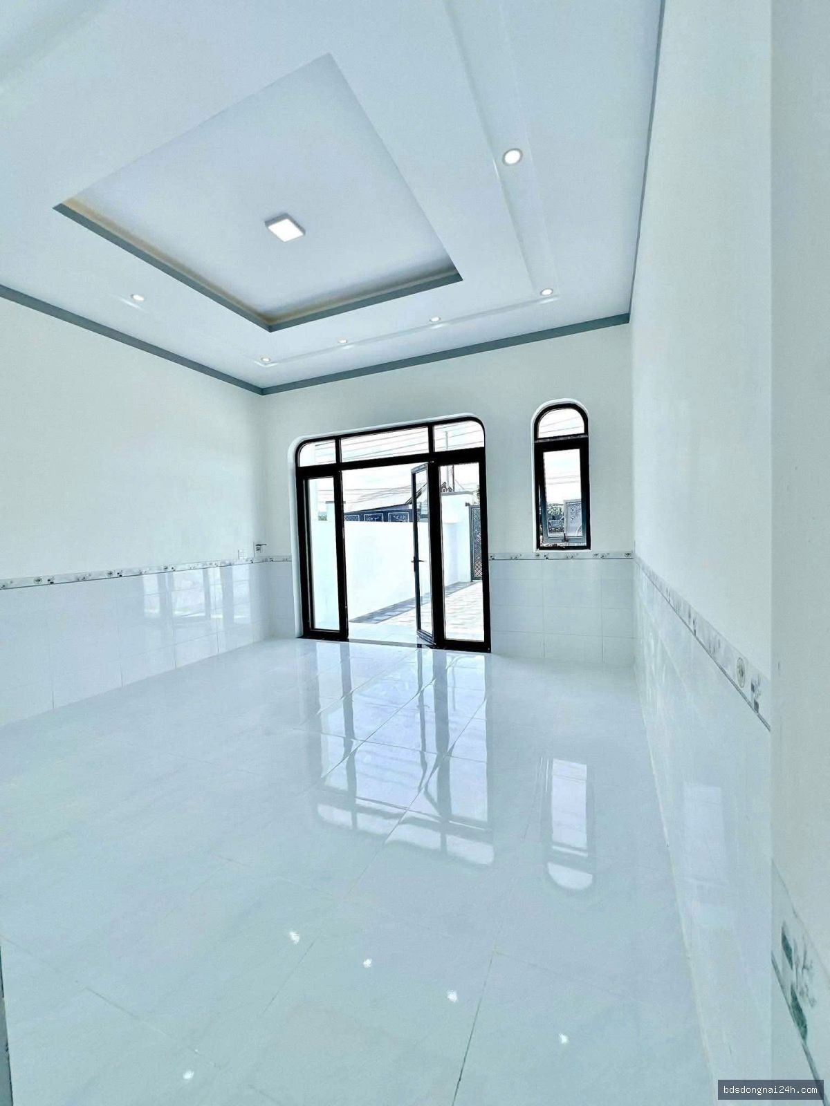 Bán nhà phố sân ô tô, mặt tiền (160m²) - Hình ảnh 3